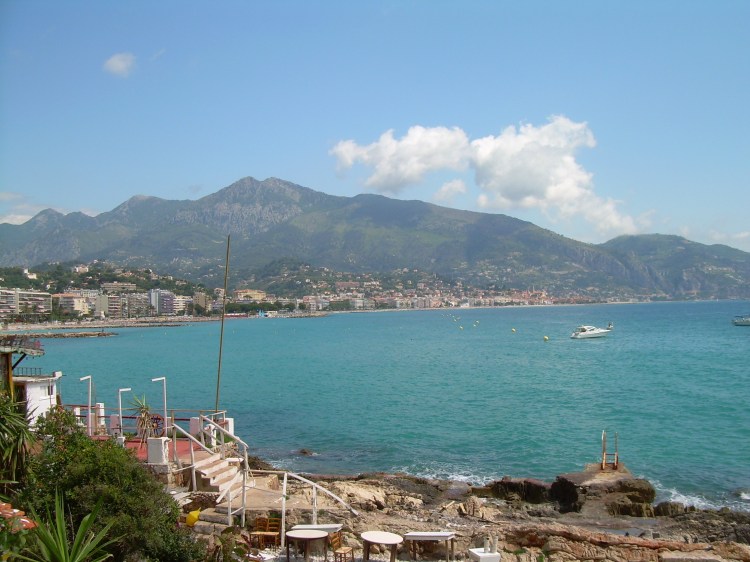 the sun comes out 077